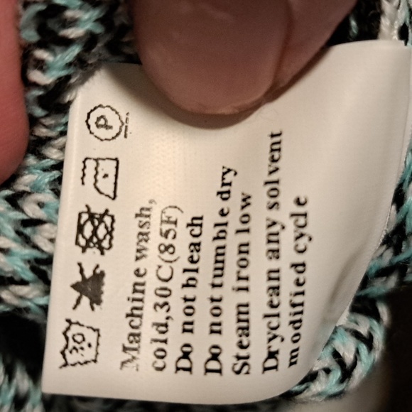 🔥New Aztec sweater tank - Picture 7 of 8